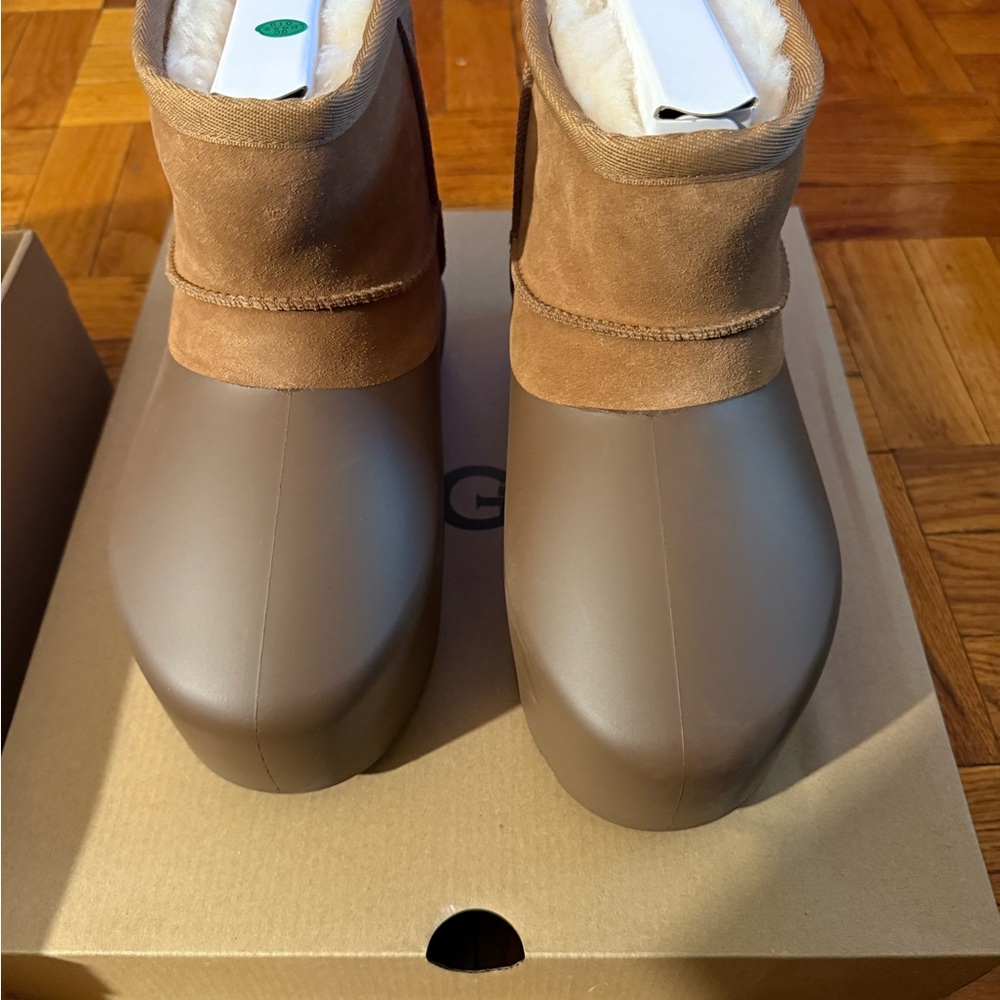 UGG Two-Tone Brown Ankle Boots